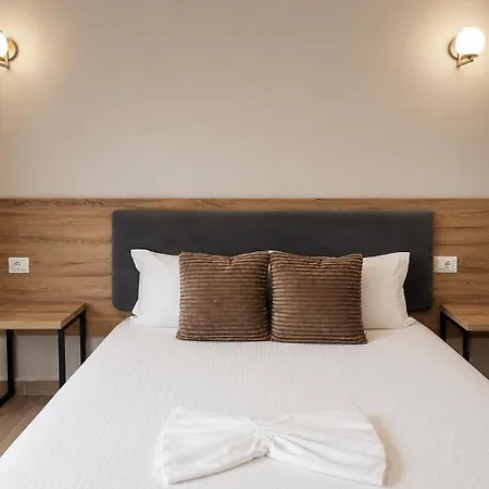 Hotel Mili *