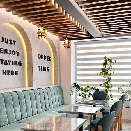 Hotel Mili *