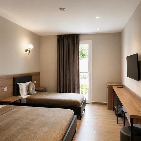 Hotel Mili *